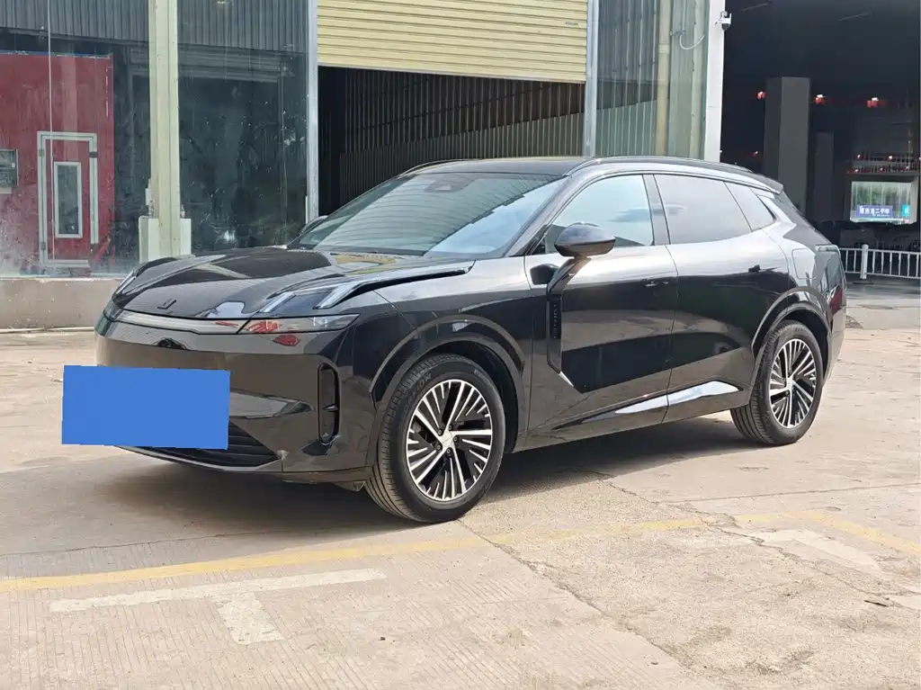 Lynk & Co 08 EM-P 2024