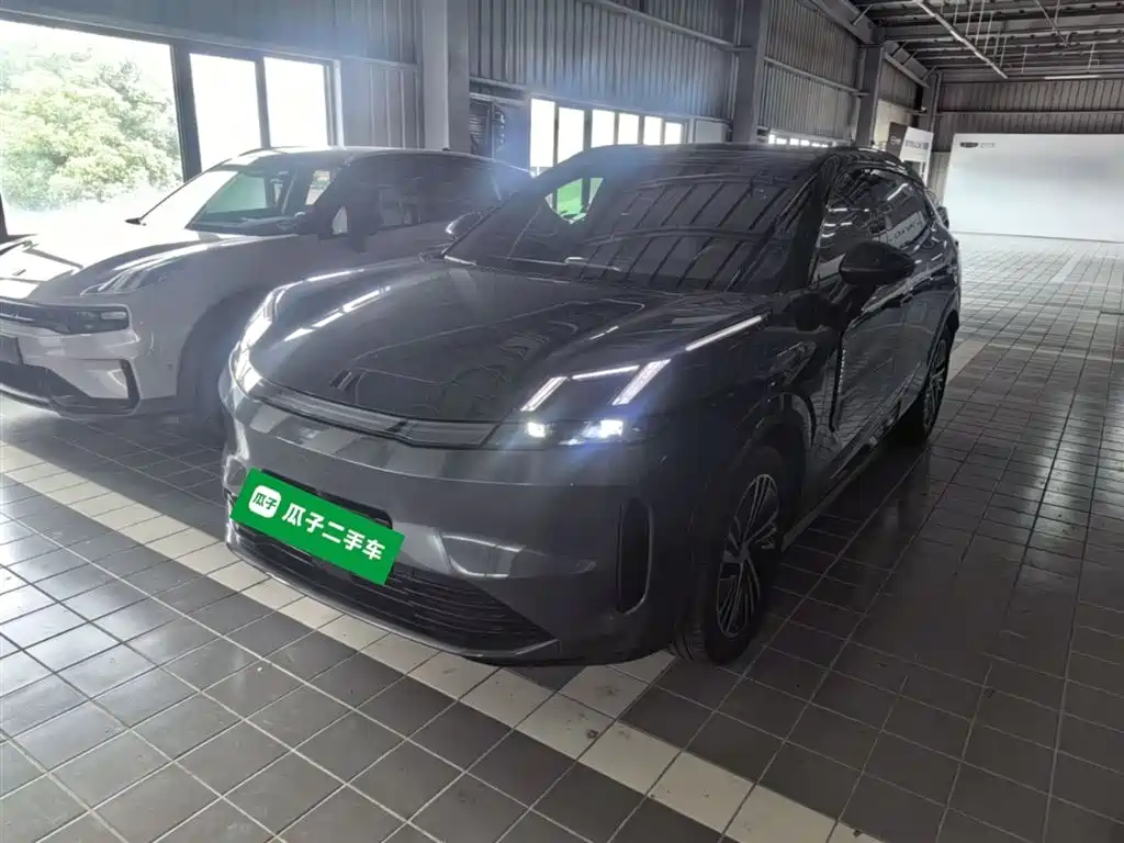 Lynk & Co 08 EM-P 2024