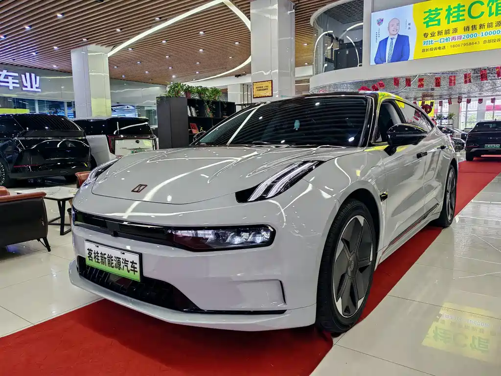 Zeekr 001 2022