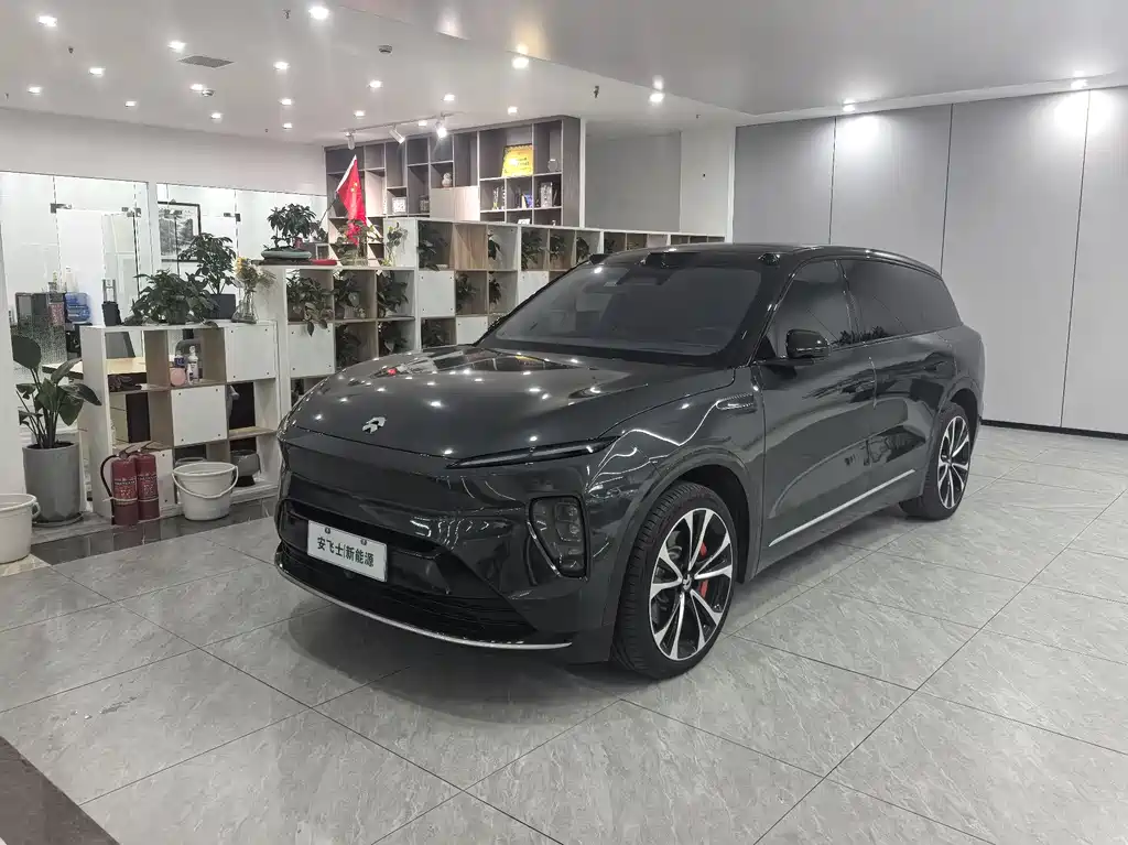 NIO ES8 2024