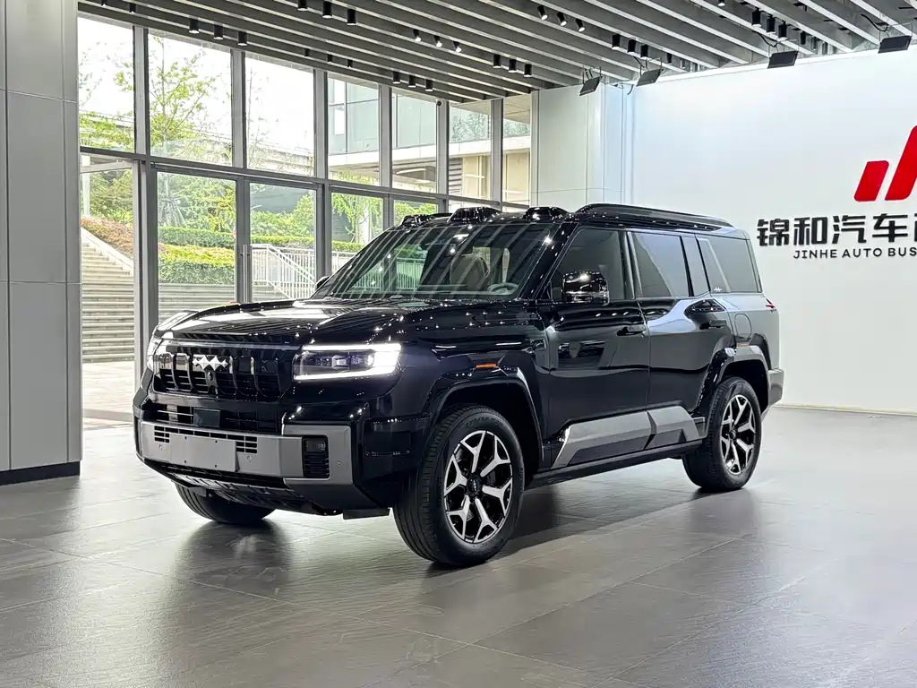 Fang Cheng Bao Leopard 8 2025