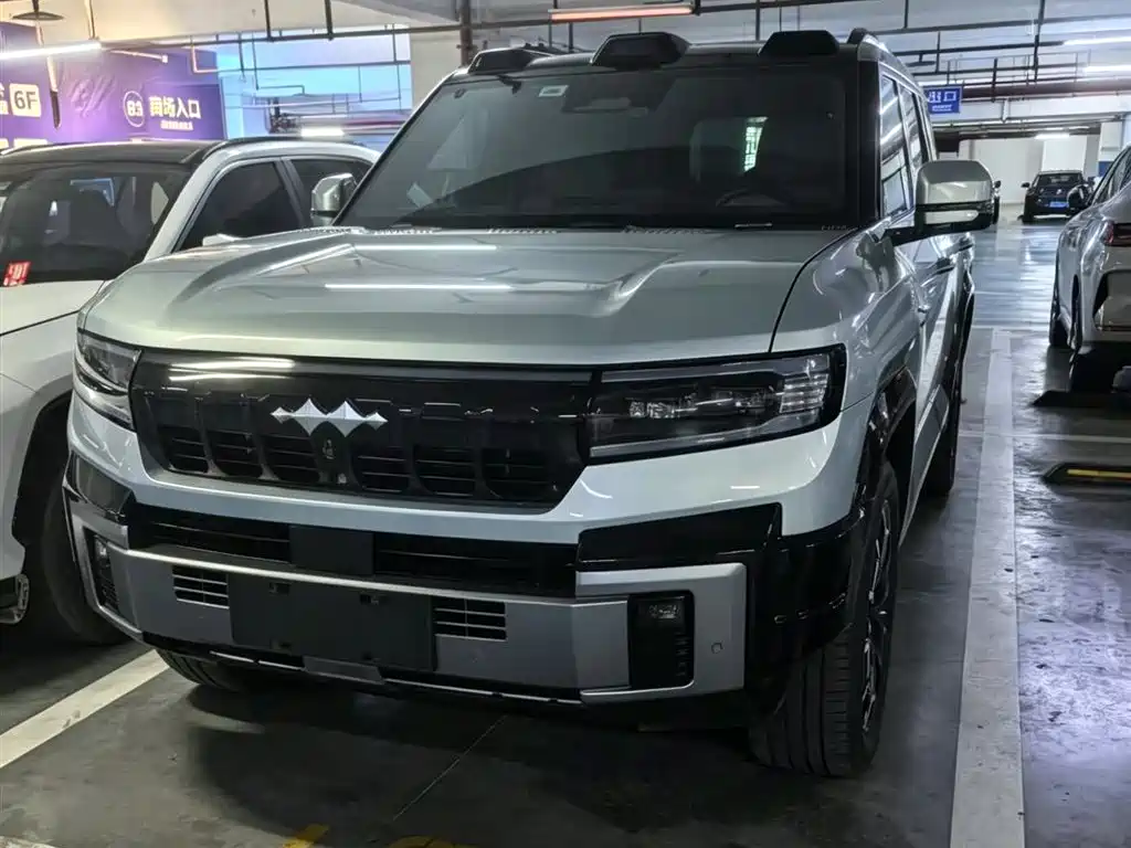 Fang Cheng Bao Leopard 8 2025