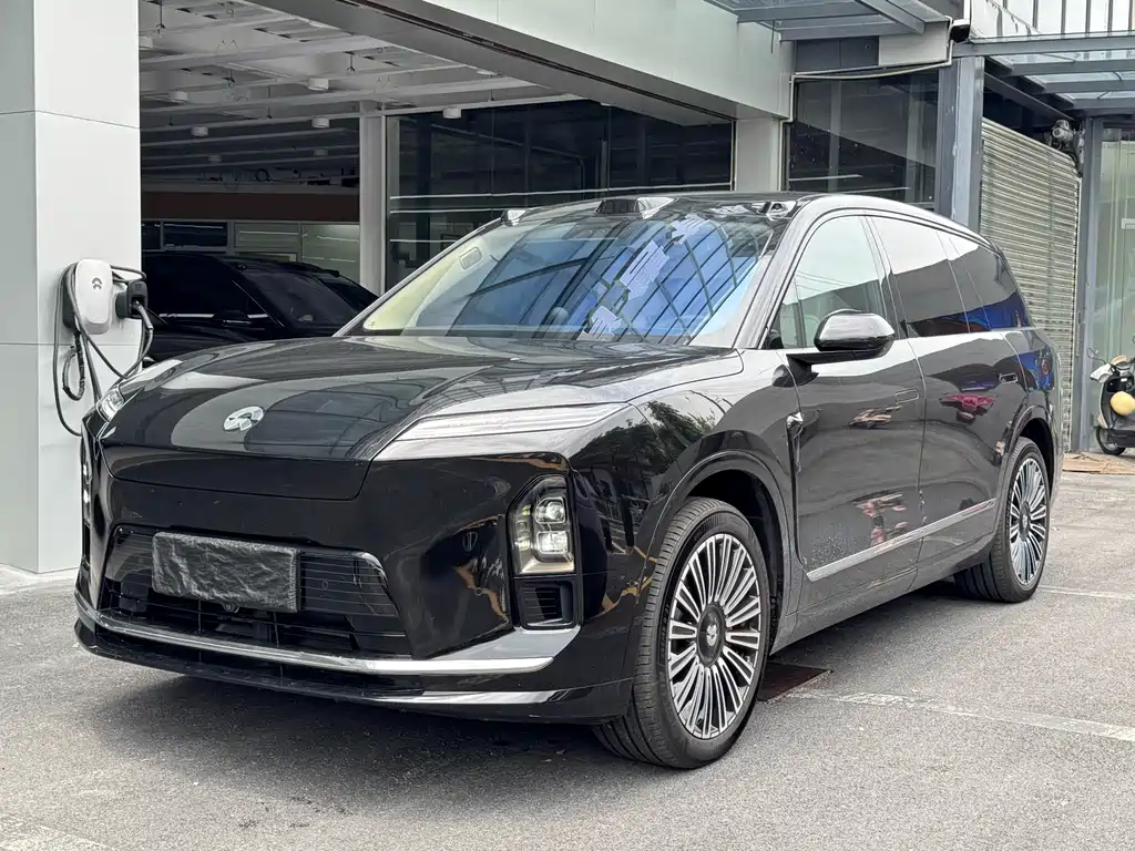 NIO ES8 2025