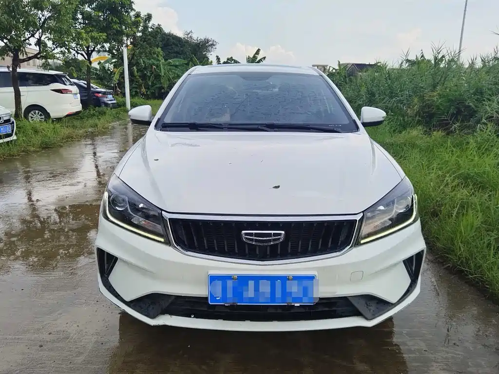 Geely Emgrand 2021