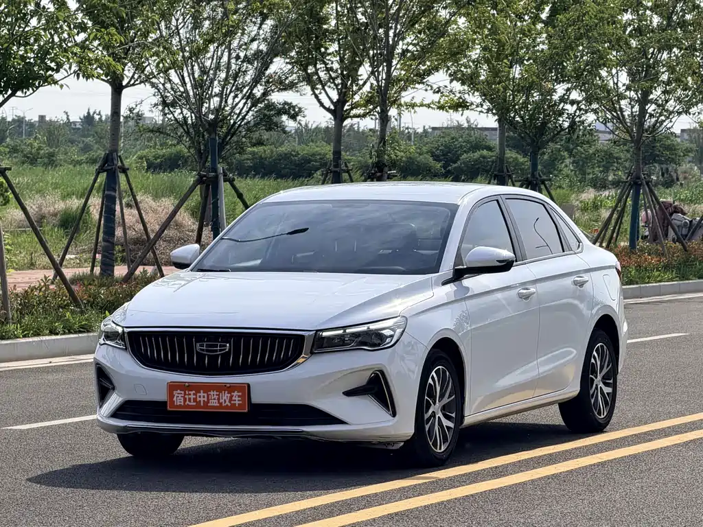 Geely Emgrand 2023