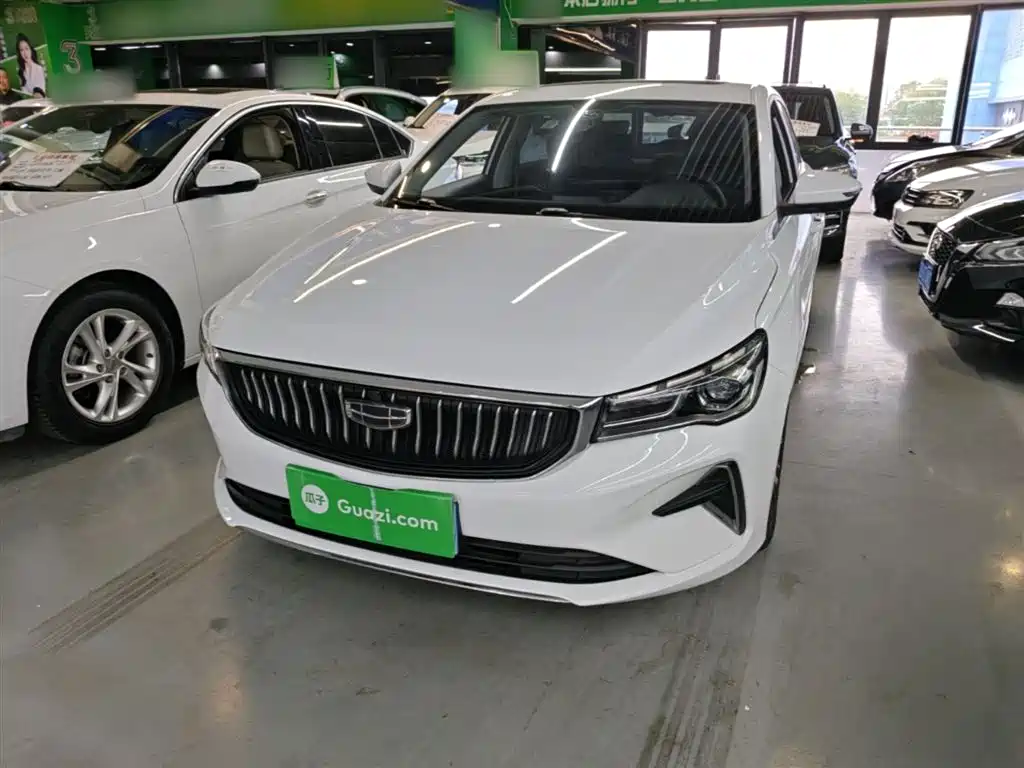 Geely Emgrand 2023