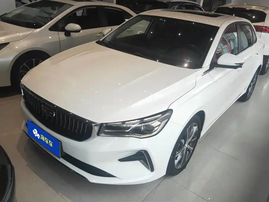 Geely Emgrand 2022