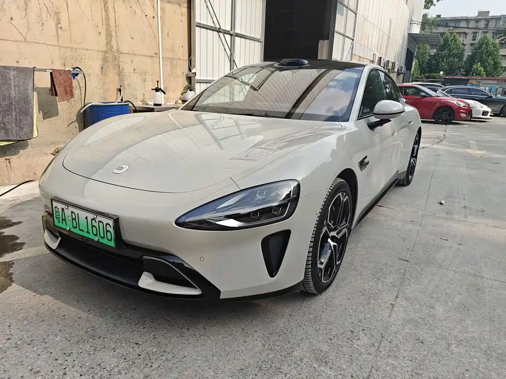 Xiaomi SU7 2025