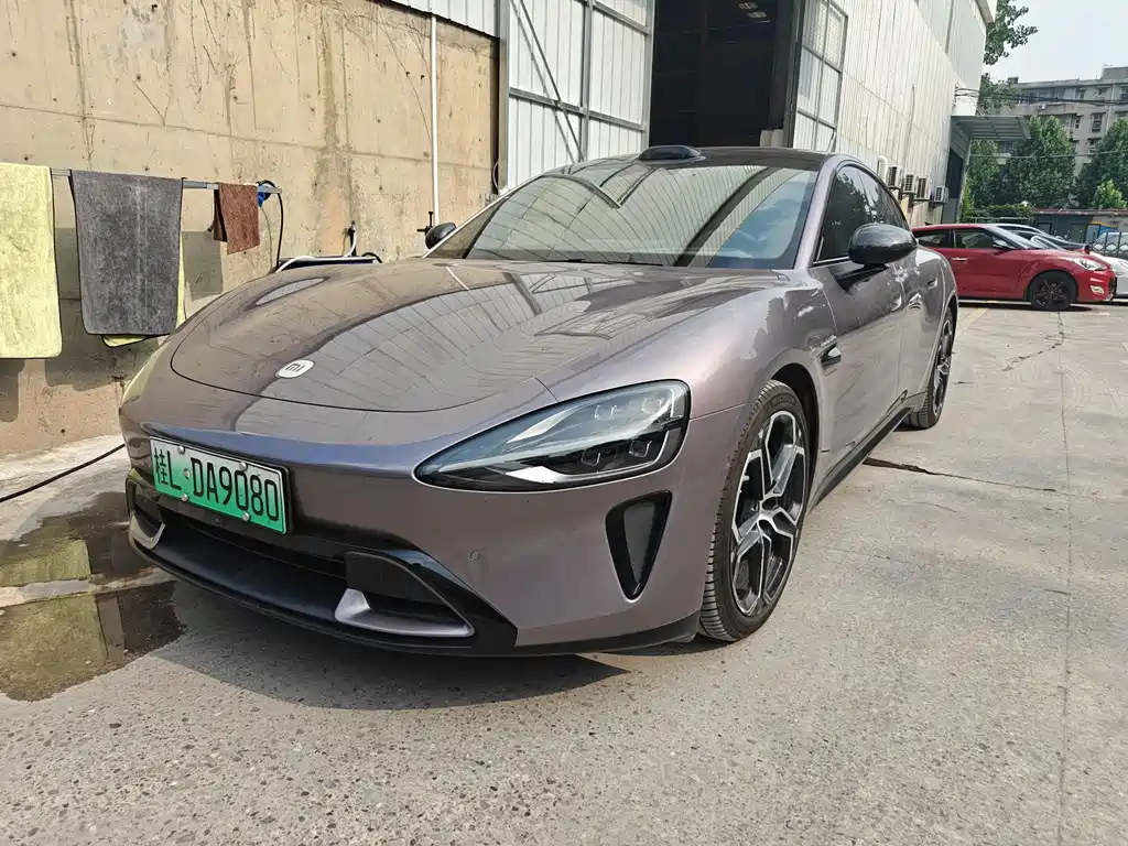 Xiaomi SU7 2024