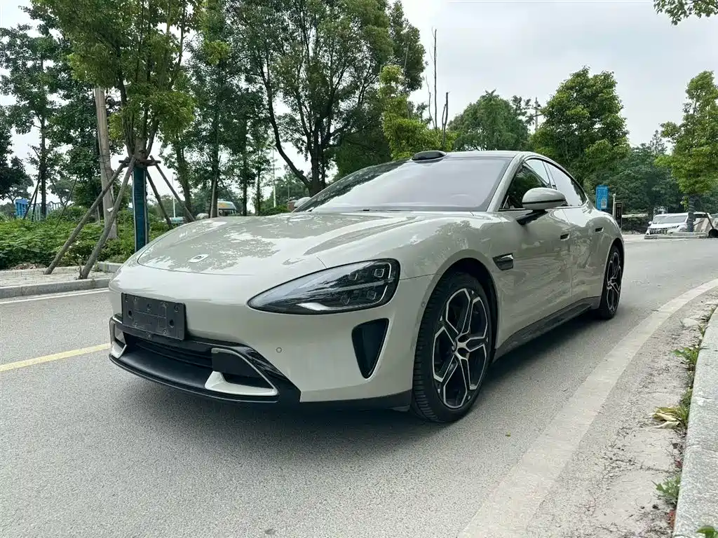 Xiaomi SU7 2024
