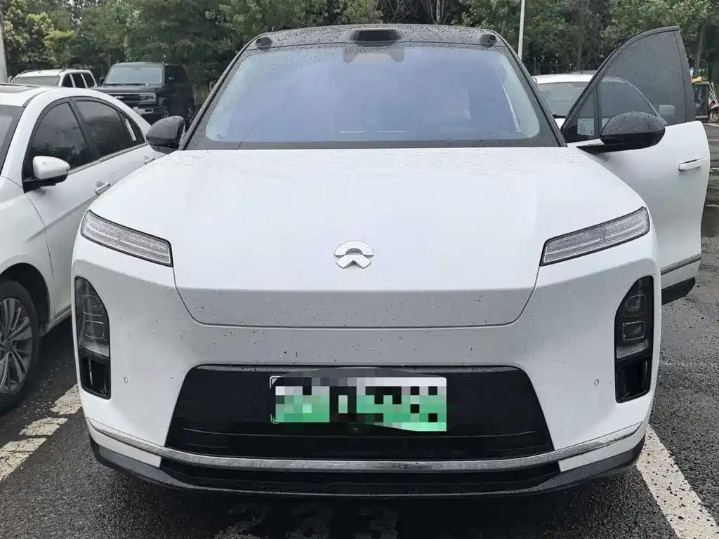 NIO ES8 2025