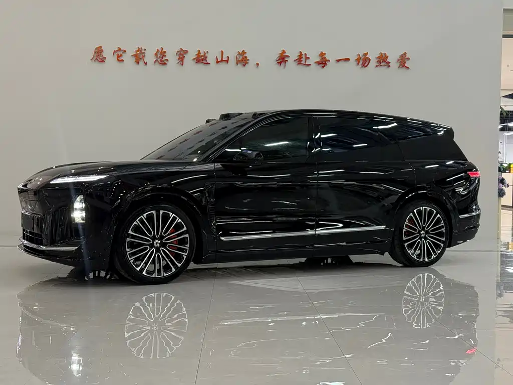 NIO ES8 2025
