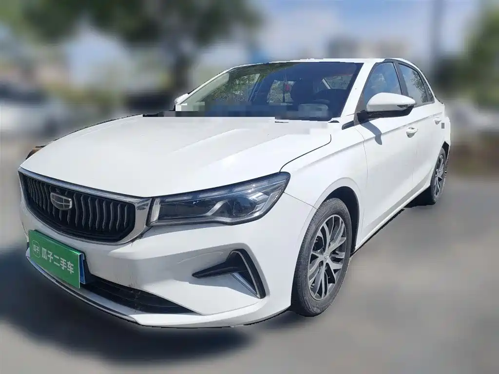 Geely Emgrand 2022
