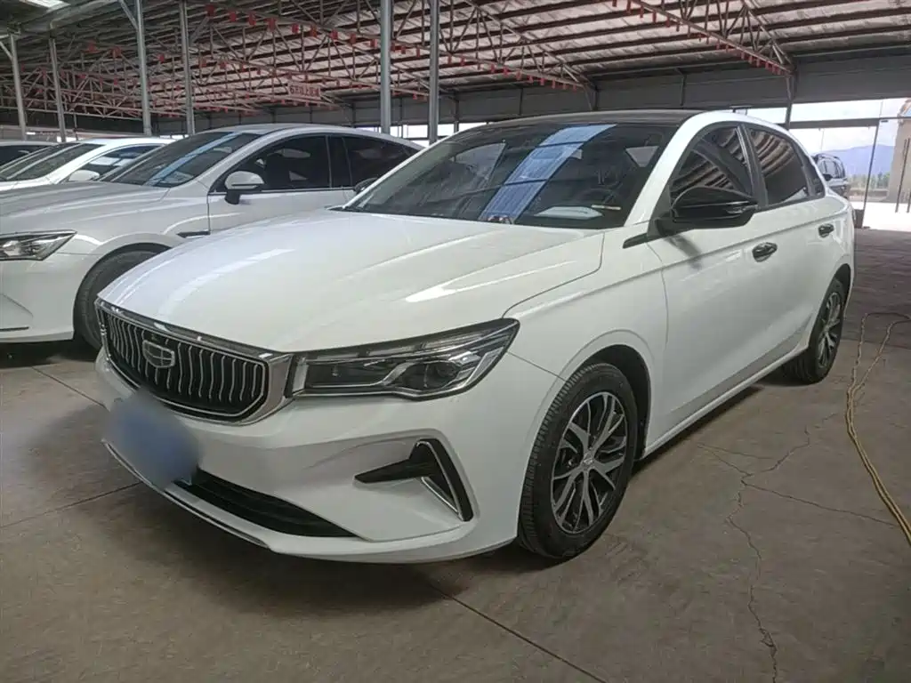 Geely Emgrand 2023