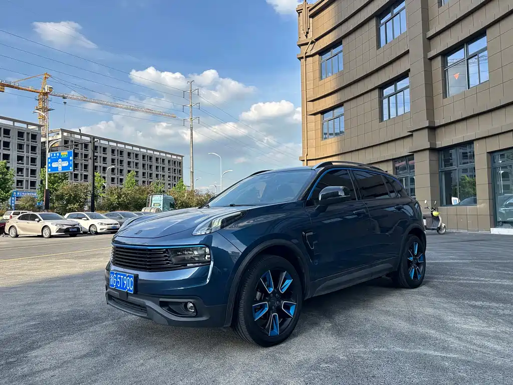 Lynk & Co 01 2018