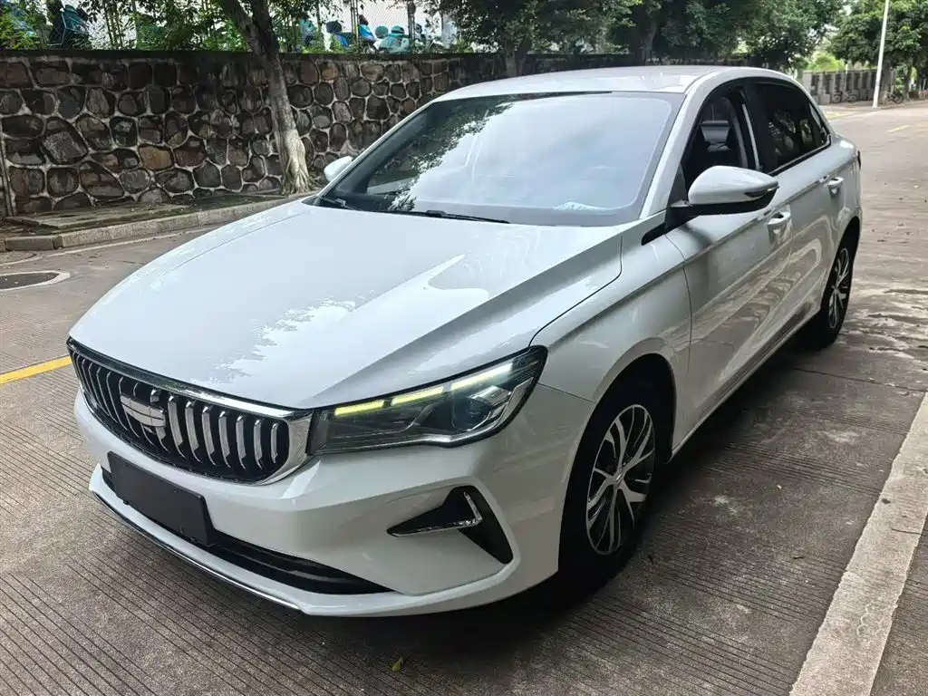 Geely Emgrand 2024