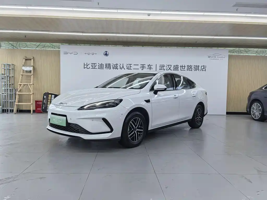 BYD Seal 05 DM-i 2025