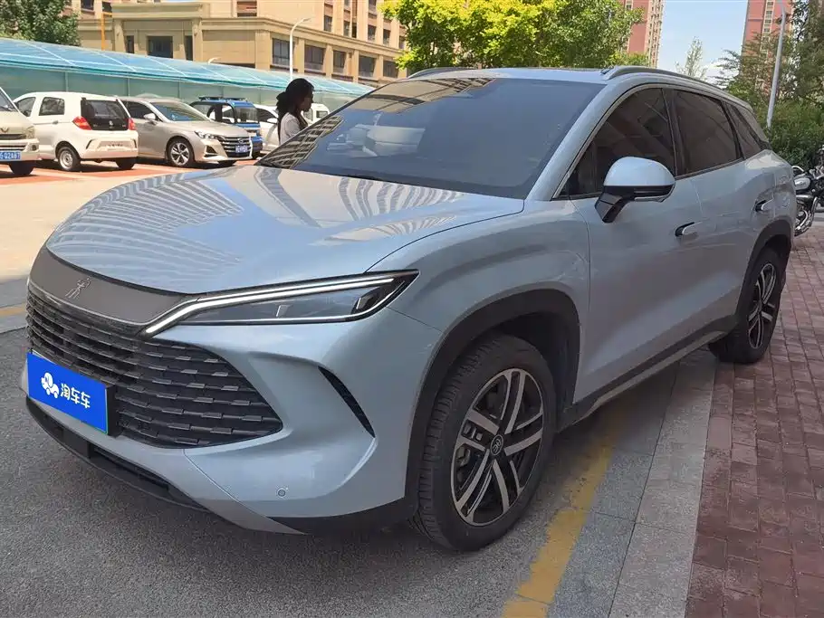 BYD L DM-i 2024