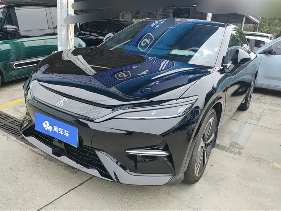 BYD L EV 2023