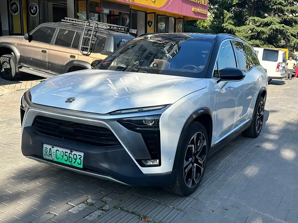 NIO ES8 2022
