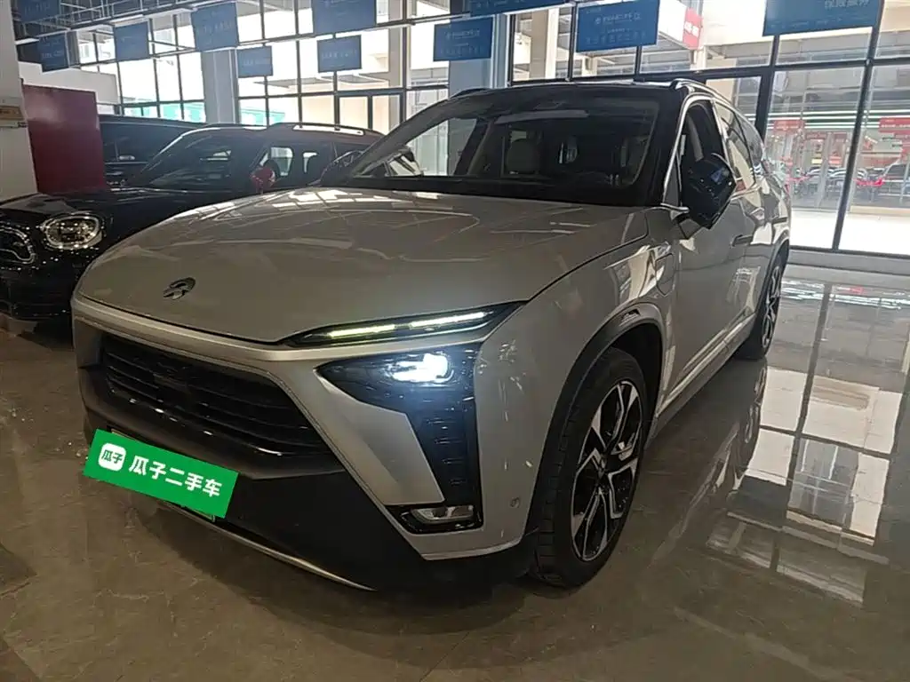 NIO ES8 2021