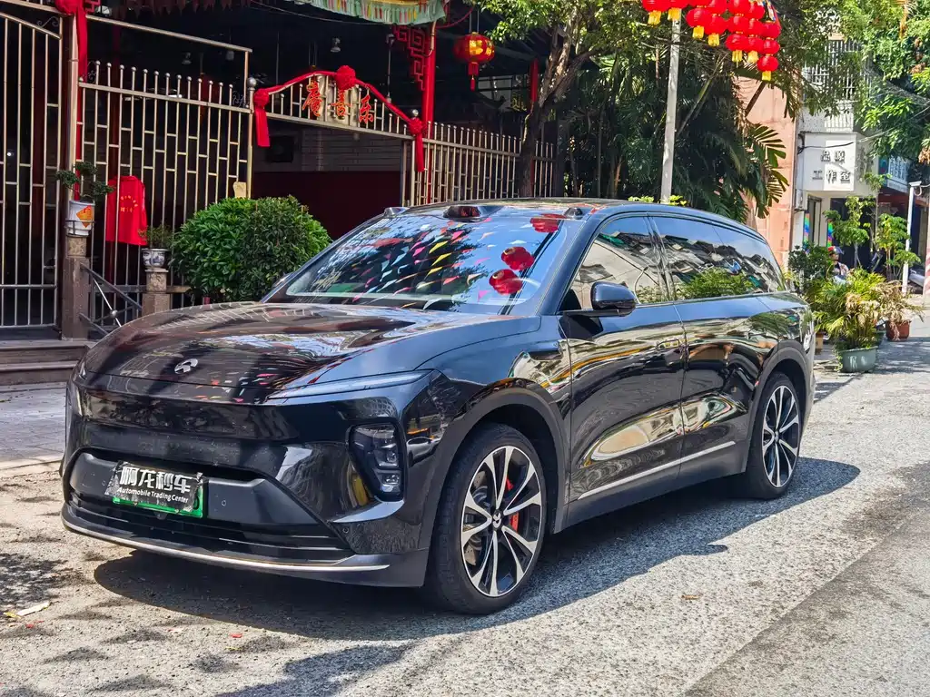 NIO ES8 2023