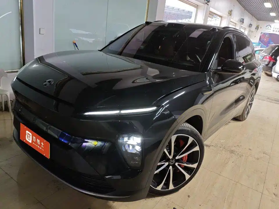 NIO ES8 2024