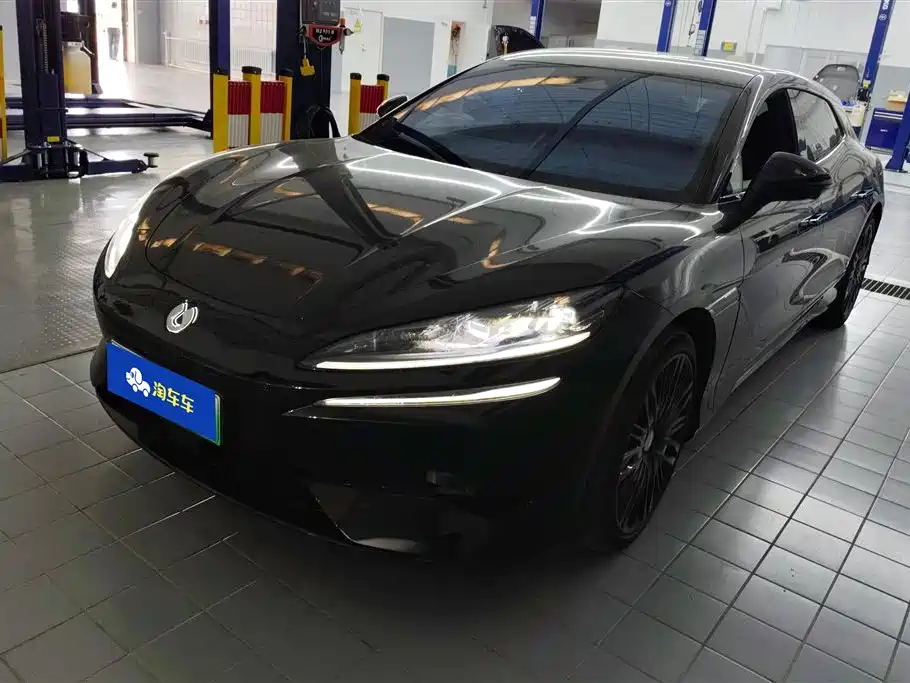 Denza Denza Z9GT 2025