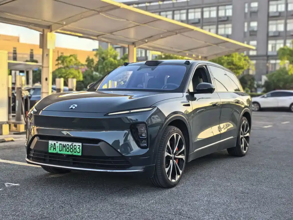 NIO ES8 2023