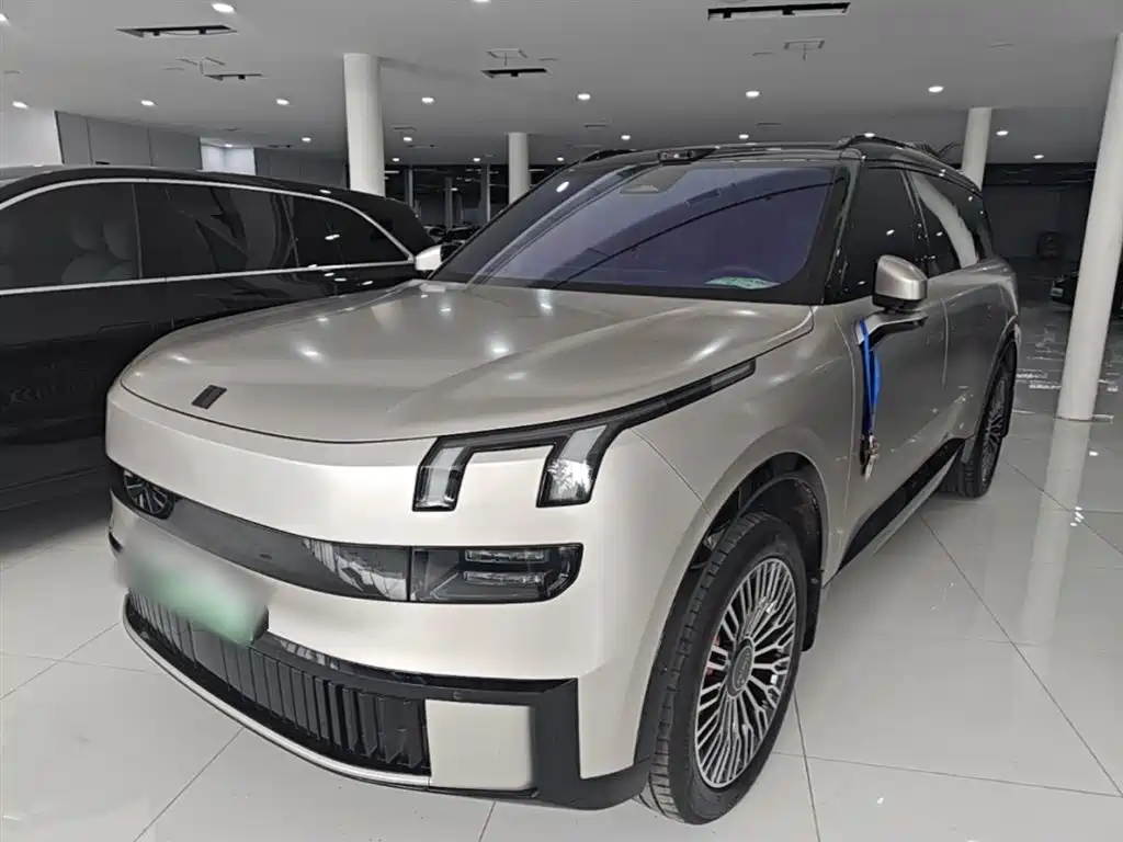 Lynk & Co 领克900 2025