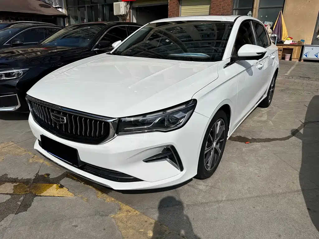 Geely Emgrand 2021