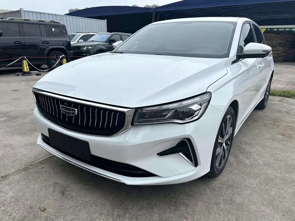 Geely Emgrand 2022