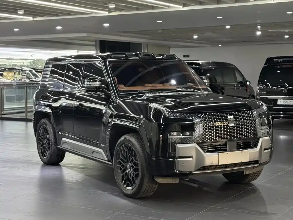 Looking up at U8 2023 Deluxe Edition