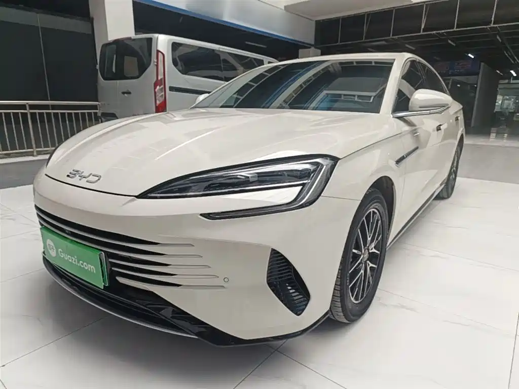 BYD Seal 07 DM-i 2025