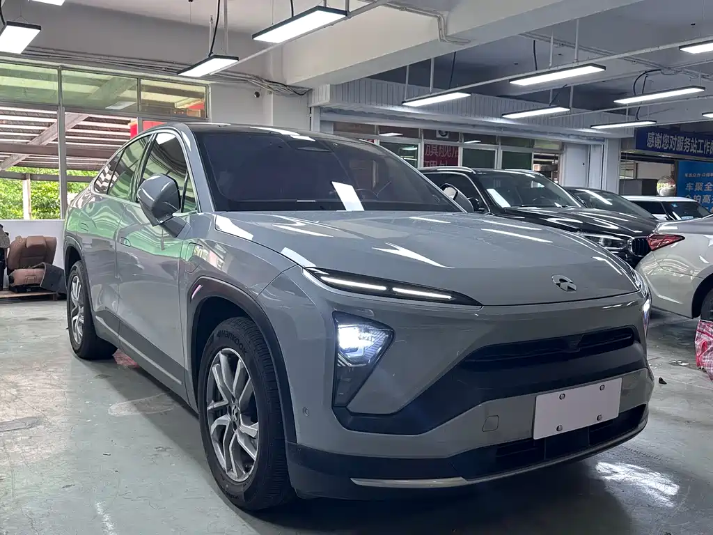 NIO ES6 2020