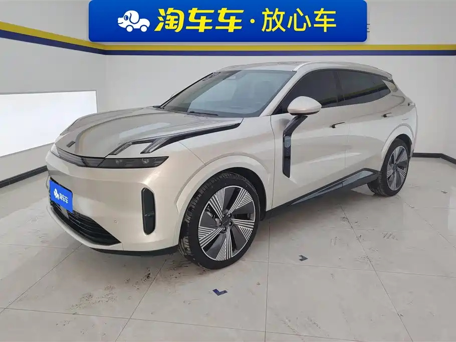 Lynk & Co 08 EM-P 2023
