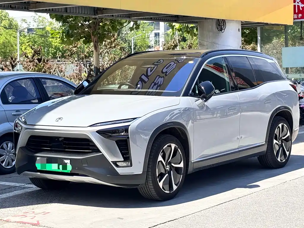 NIO ES8 2021