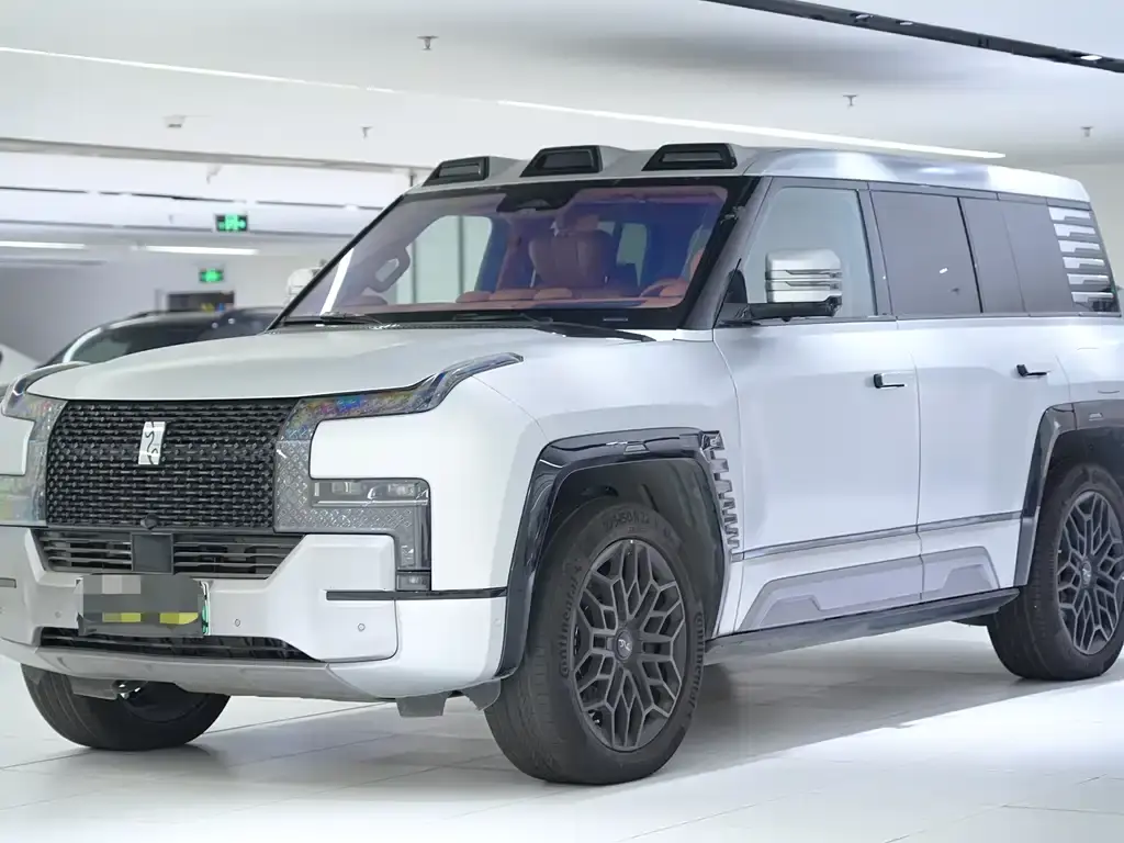 Looking up at U8 2023 Deluxe Edition