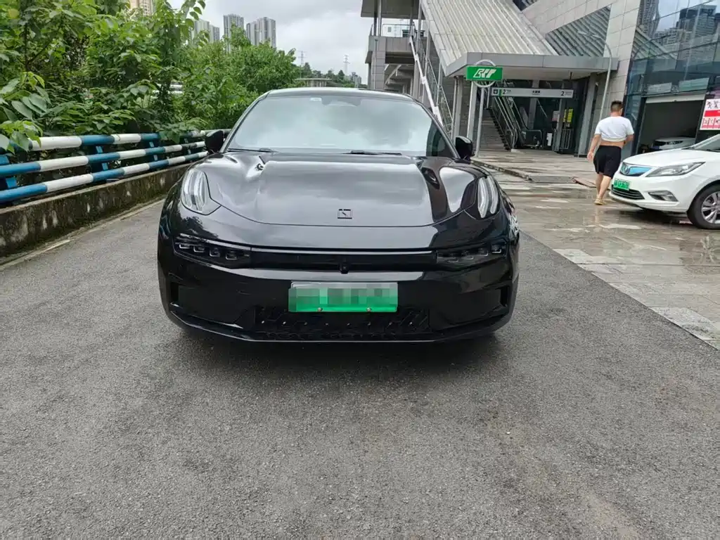 Zeekr 001 2022