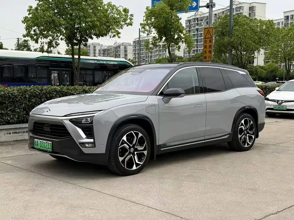 NIO ES8 2018