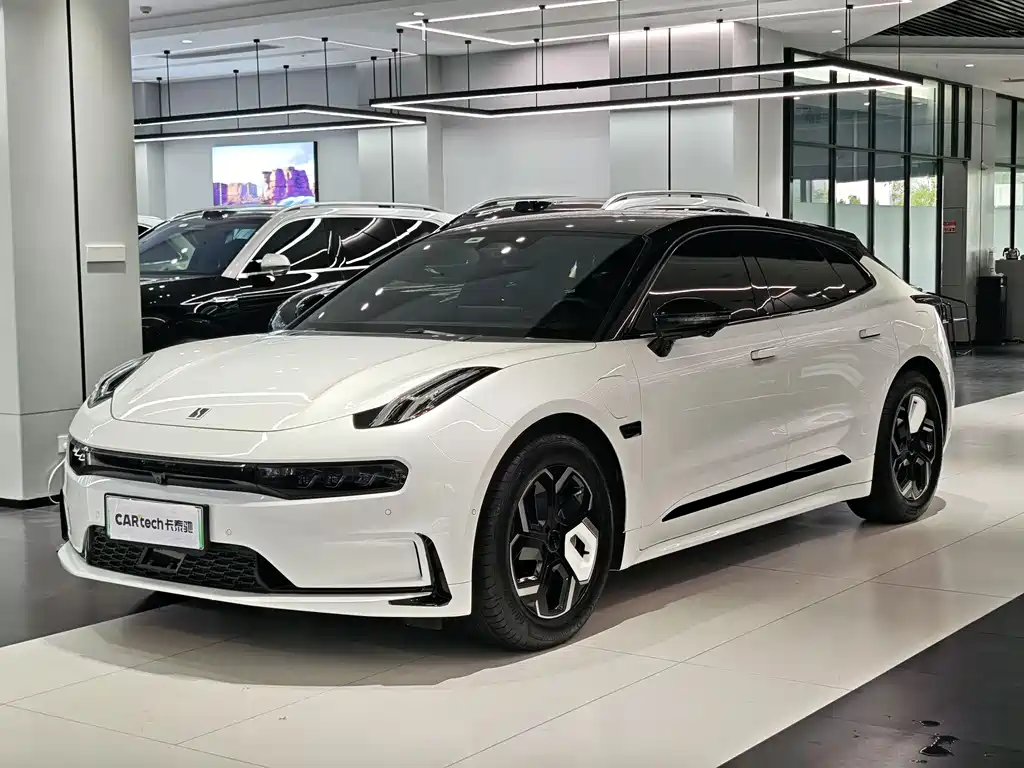 Zeekr 001 2024