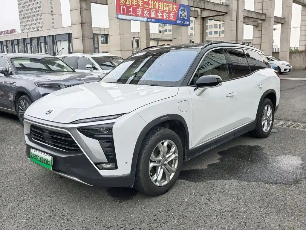 NIO ES8 2023