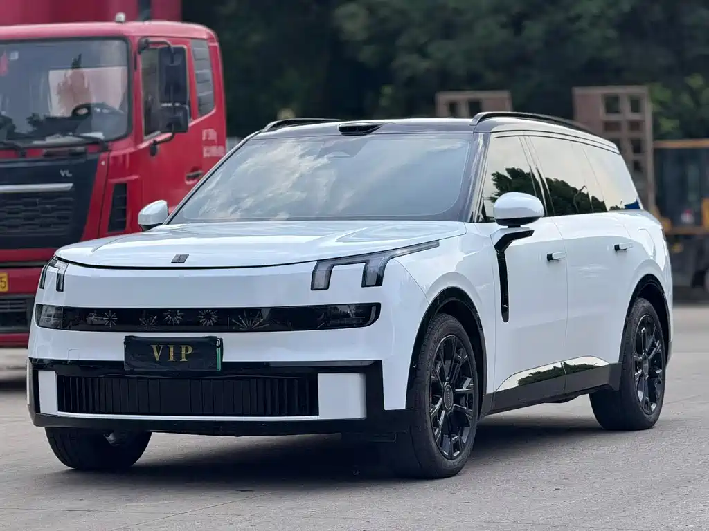 Lynk & Co 领克900 2025