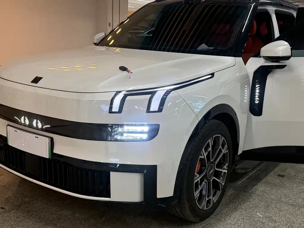 Lynk & Co 领克900 2025