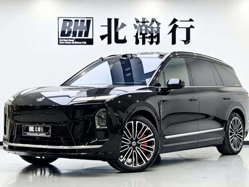 NIO ES8 2025