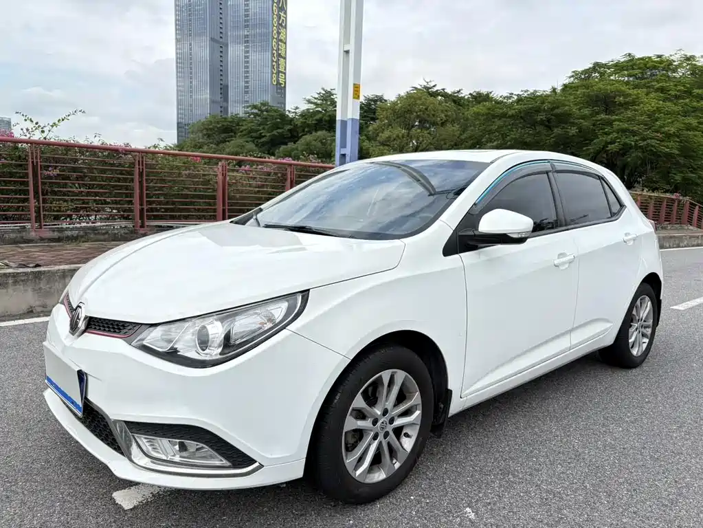 MG MG5 2015
