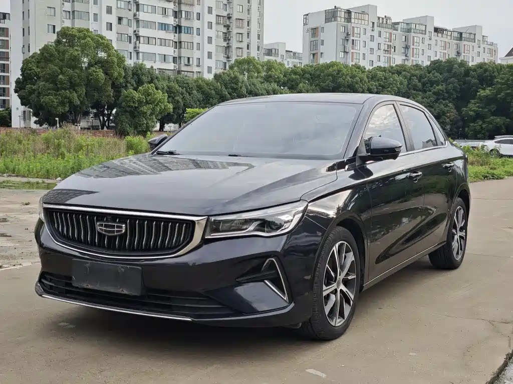 Geely Emgrand 2022