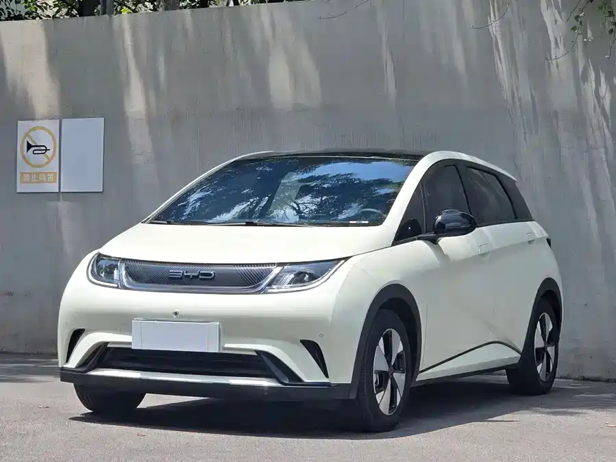 BYD Dolphin 2023