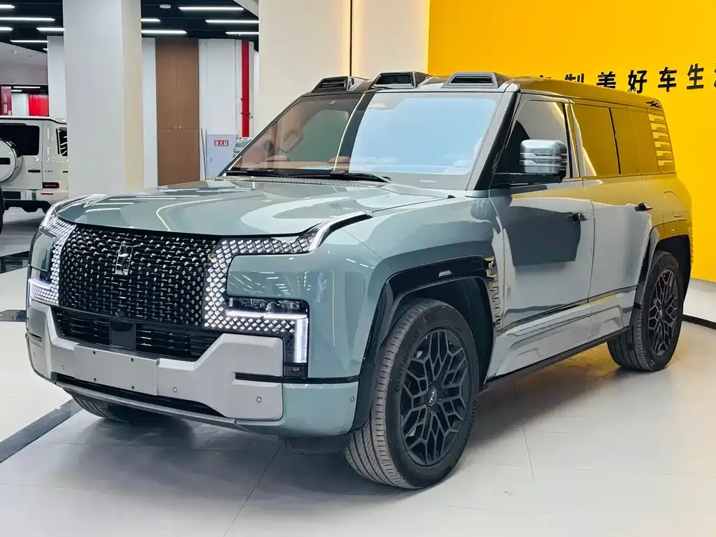 Looking up to U8 2023 Deluxe Edition