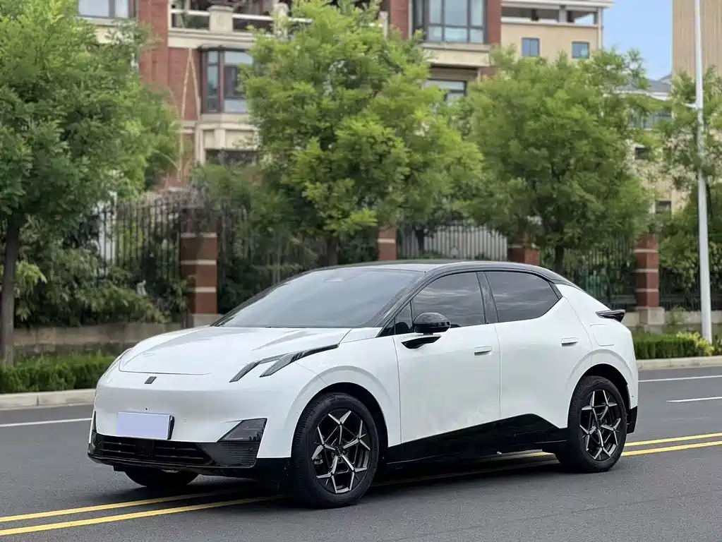 Lynk & Co Z20 2025